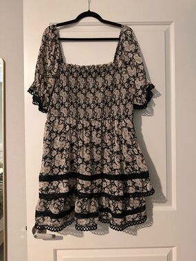 ARULA Black and Cream Floral Smocked Top